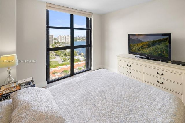 4000 Towerside Ter 2005, Miami, FL 33138