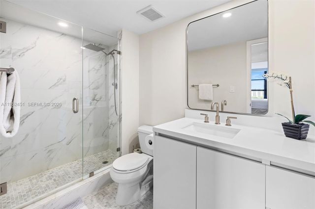 4000 Towerside Ter 2005, Miami, FL 33138