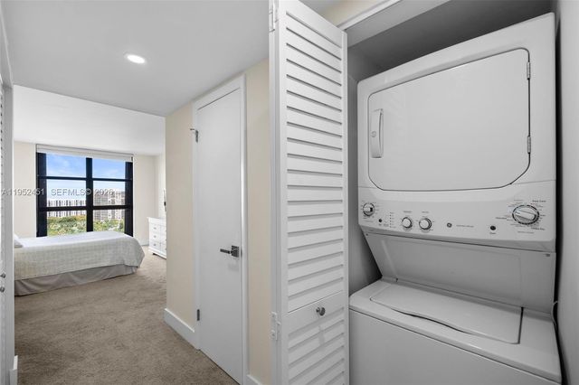 4000 Towerside Ter 2005, Miami, FL 33138