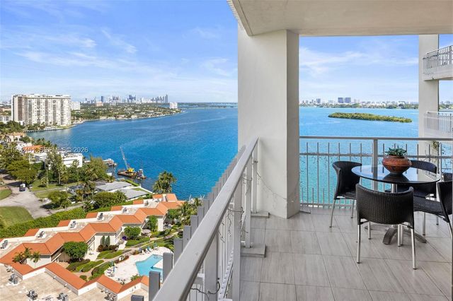 4000 Towerside Ter 2005, Miami, FL 33138