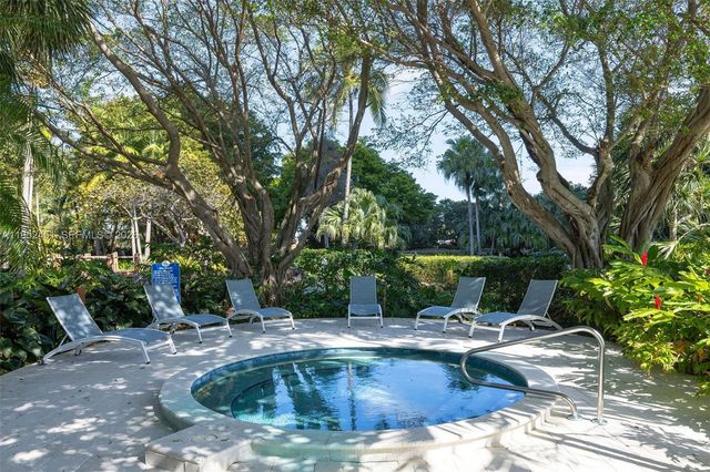 4000 Towerside Ter 2005, Miami, FL 33138