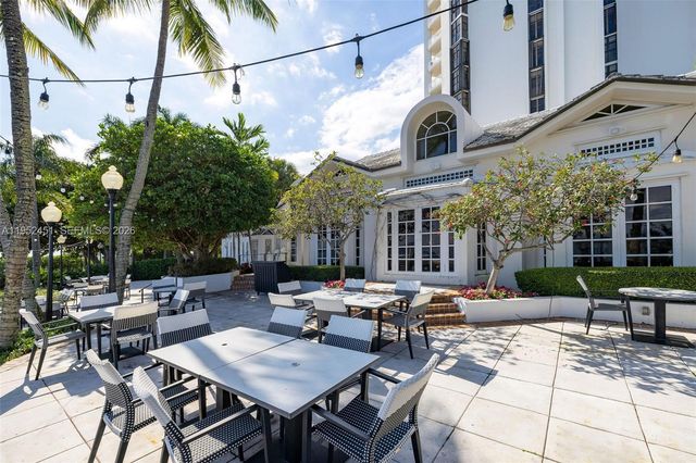 4000 Towerside Ter 2005, Miami, FL 33138