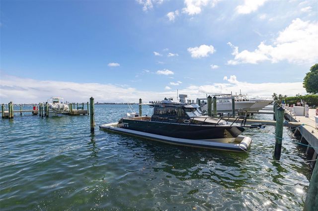 4000 Towerside Ter 2005, Miami, FL 33138