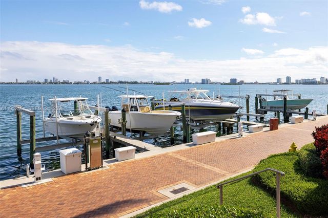 4000 Towerside Ter 2005, Miami, FL 33138