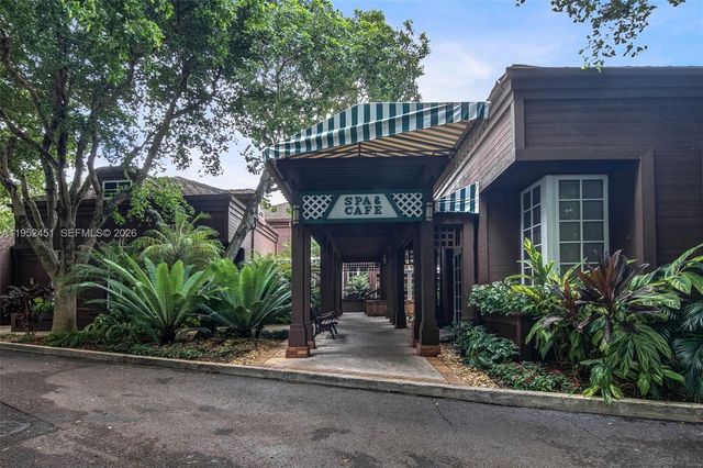 4000 Towerside Ter 2005, Miami, FL 33138