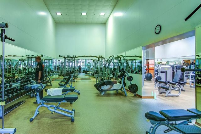 4000 Towerside Ter 2005, Miami, FL 33138