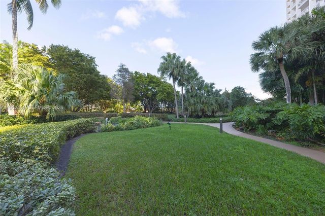 4000 Towerside Ter 2005, Miami, FL 33138