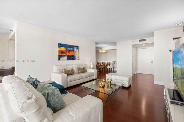 4000 Towerside Ter 2005, Miami, FL 33138