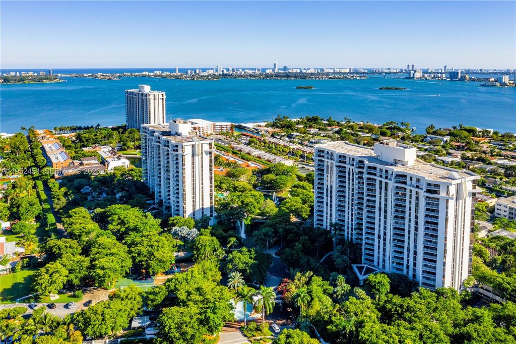 4000 Towerside Ter 2005, Miami, FL 33138