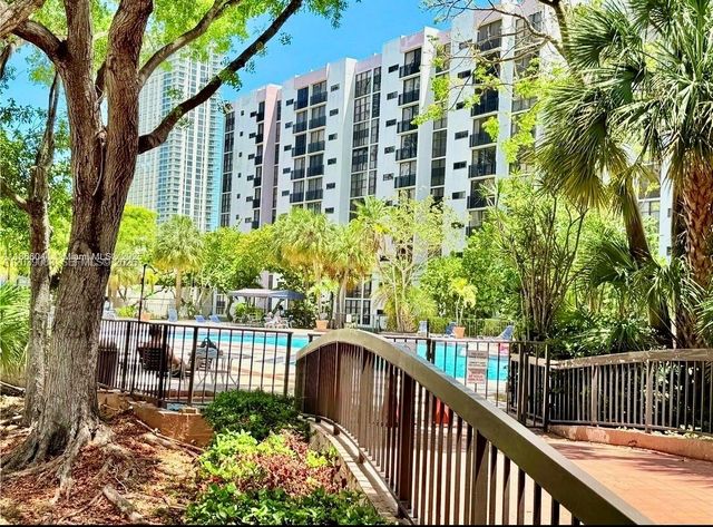 16909 N Bay Rd 116, Sunny Isles Beach, FL 33160