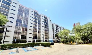 16909 N Bay Rd 116, Sunny Isles Beach, FL 33160