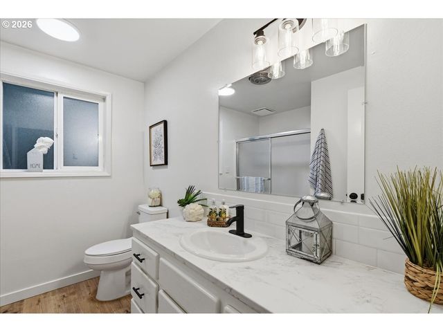 27910 Ne 28TH St, Camas, WA 98607