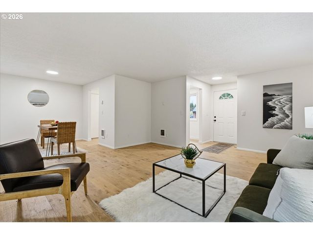 27910 Ne 28TH St, Camas, WA 98607