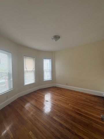 711 Broadway 6, Everett, MA 02149