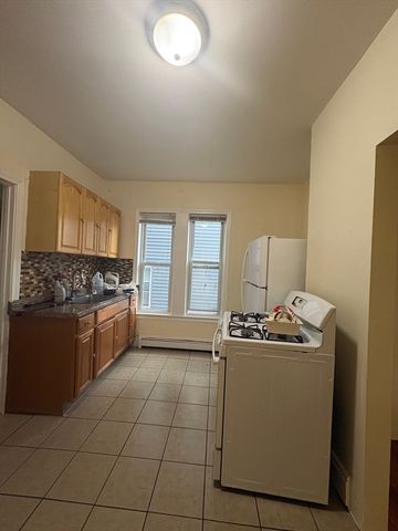 711 Broadway 6, Everett, MA 02149
