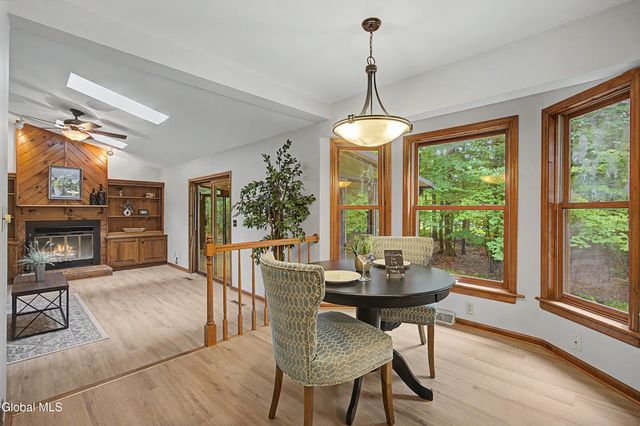 14 Thoroughbred Way, Clifton Park, NY 12065