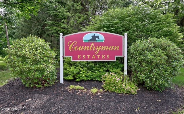 14 Thoroughbred Way, Clifton Park, NY 12065