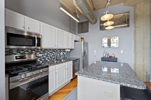 2107 Grand Boulevard 909, Kansas City, MO 64108