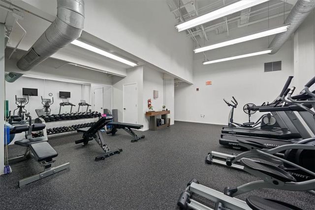 2107 Grand Boulevard 909, Kansas City, MO 64108