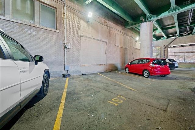 2107 Grand Boulevard 909, Kansas City, MO 64108