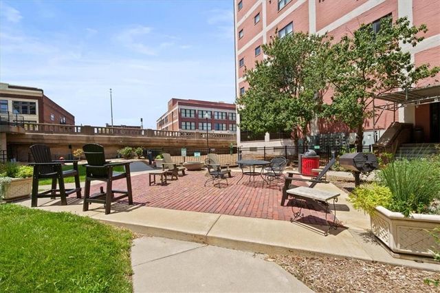2107 Grand Boulevard 909, Kansas City, MO 64108