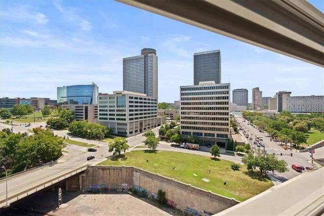 2107 Grand Boulevard 909, Kansas City, MO 64108