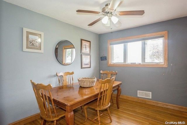6 Riverdale Avenue, Oakdale, NY 11769