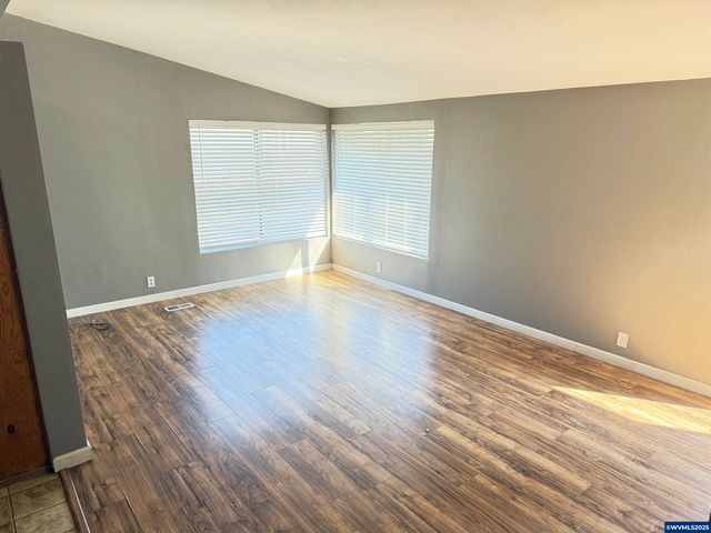 1949 SE Palmquist Rd 51, Gresham, OR 97080