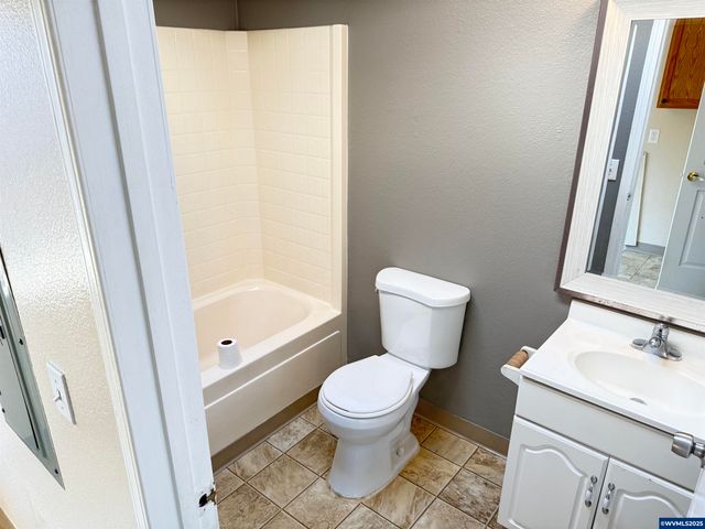 1949 SE Palmquist Rd 51, Gresham, OR 97080