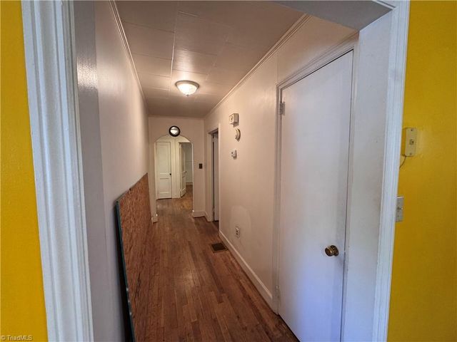 1611 E Pine Street, Mount Airy, NC 27030