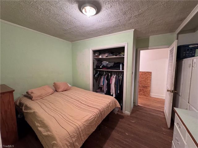 1611 E Pine Street, Mount Airy, NC 27030