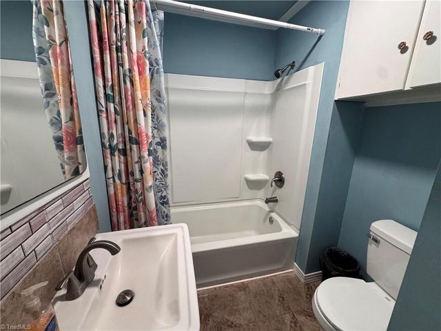 1611 E Pine Street, Mount Airy, NC 27030