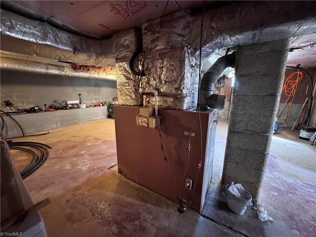 1611 E Pine Street, Mount Airy, NC 27030