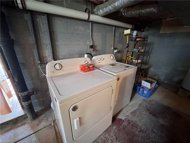 1611 E Pine Street, Mount Airy, NC 27030