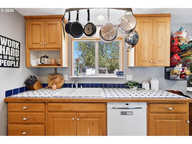 621 Nw 82ND St, Vancouver, WA 98665