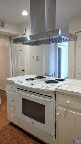 7131 Winthrop Ave, Baton Rouge, LA 70806