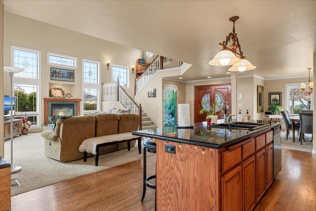 404 Silver Creek Drive, Central Point, OR 97502