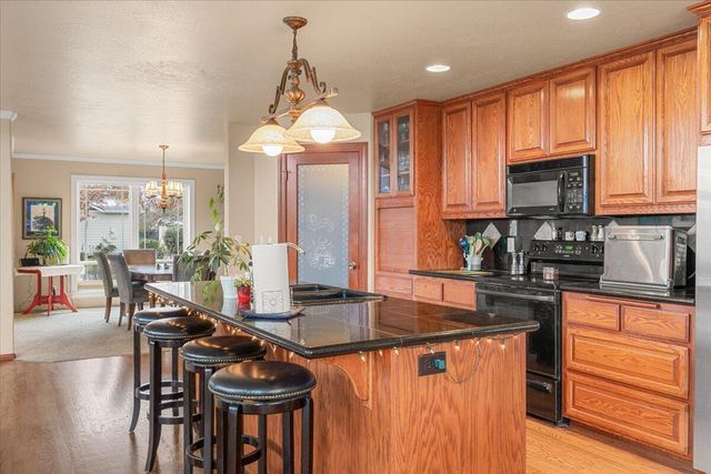 404 Silver Creek Drive, Central Point, OR 97502