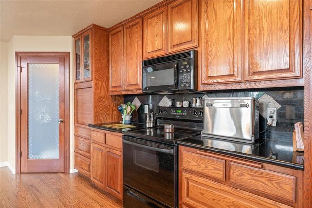 404 Silver Creek Drive, Central Point, OR 97502