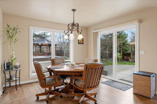 404 Silver Creek Drive, Central Point, OR 97502