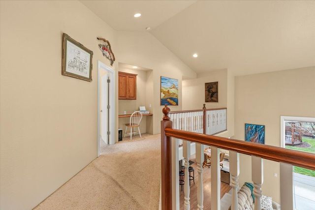 404 Silver Creek Drive, Central Point, OR 97502