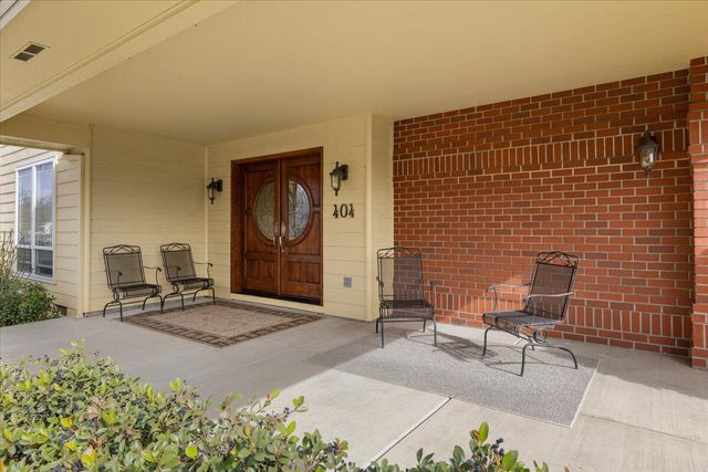 404 Silver Creek Drive, Central Point, OR 97502