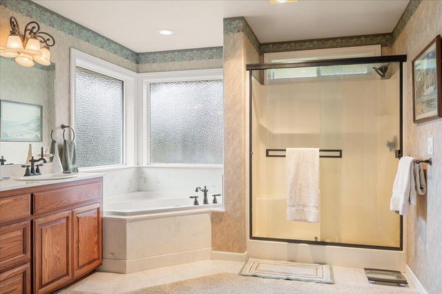 404 Silver Creek Drive, Central Point, OR 97502