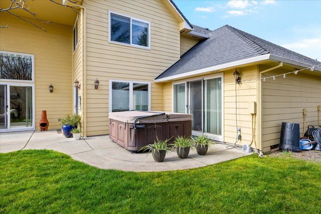 404 Silver Creek Drive, Central Point, OR 97502