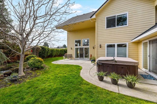 404 Silver Creek Drive, Central Point, OR 97502