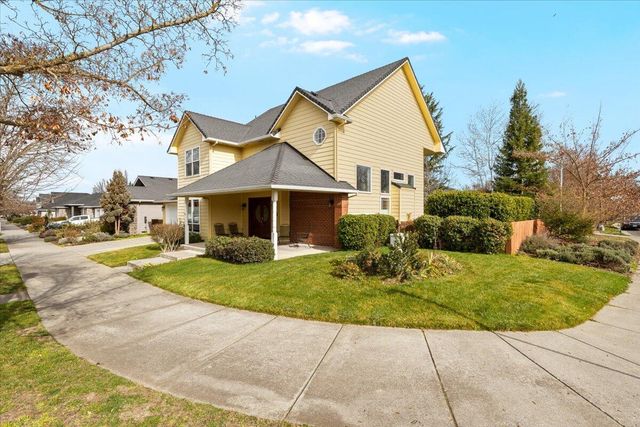 404 Silver Creek Drive, Central Point, OR 97502