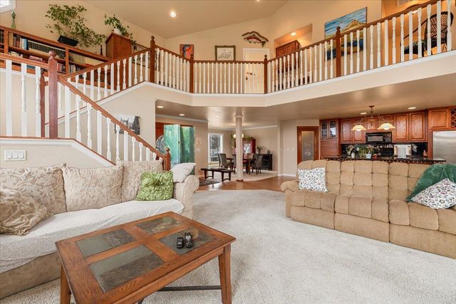 404 Silver Creek Drive, Central Point, OR 97502