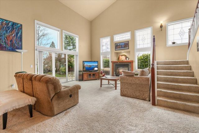 404 Silver Creek Drive, Central Point, OR 97502