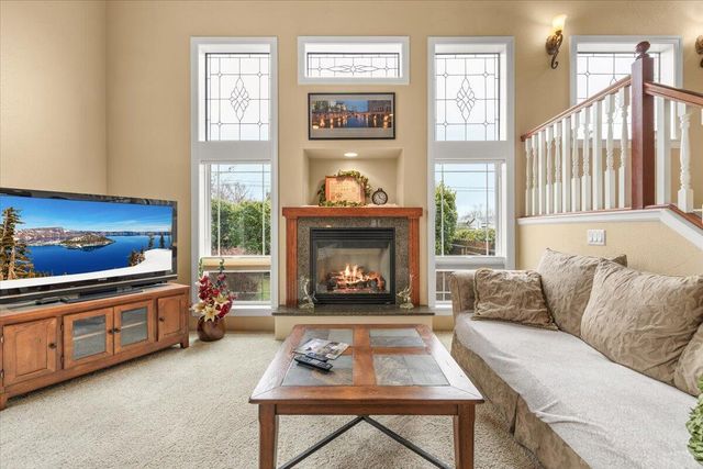 404 Silver Creek Drive, Central Point, OR 97502