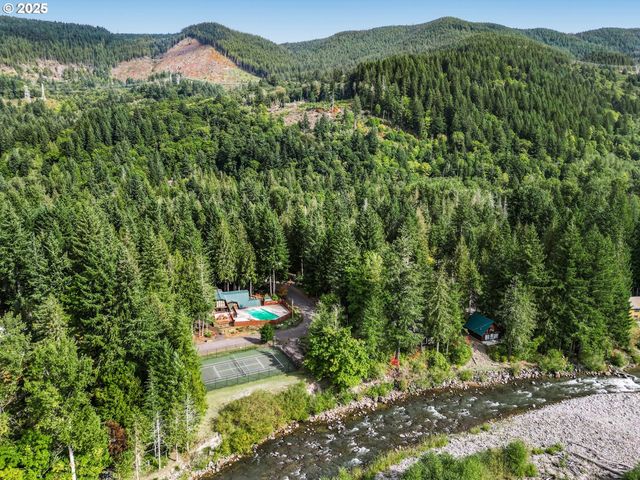 21760 E TREE SWALLOW Ln, Rhododendron, OR 97049